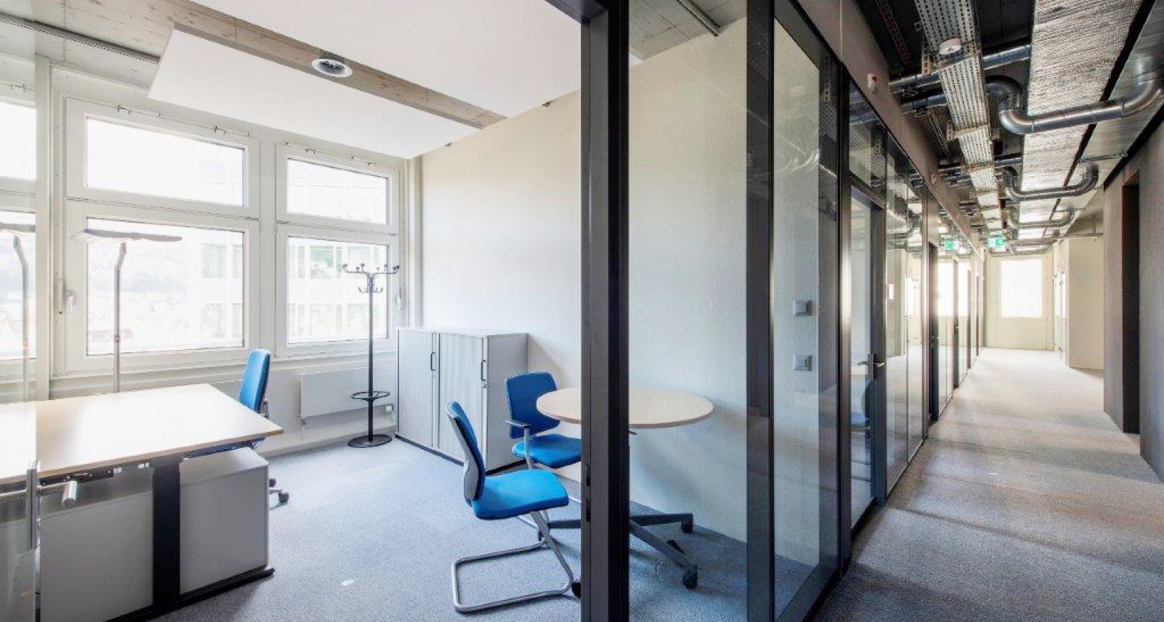 An der Brown-Boveri-Strasse 12 in Baden bietet das DUPLEX die ideale Umgebung für Unternehmen, die modernes Arbeiten in einem innovativen Umfeld suchen. 