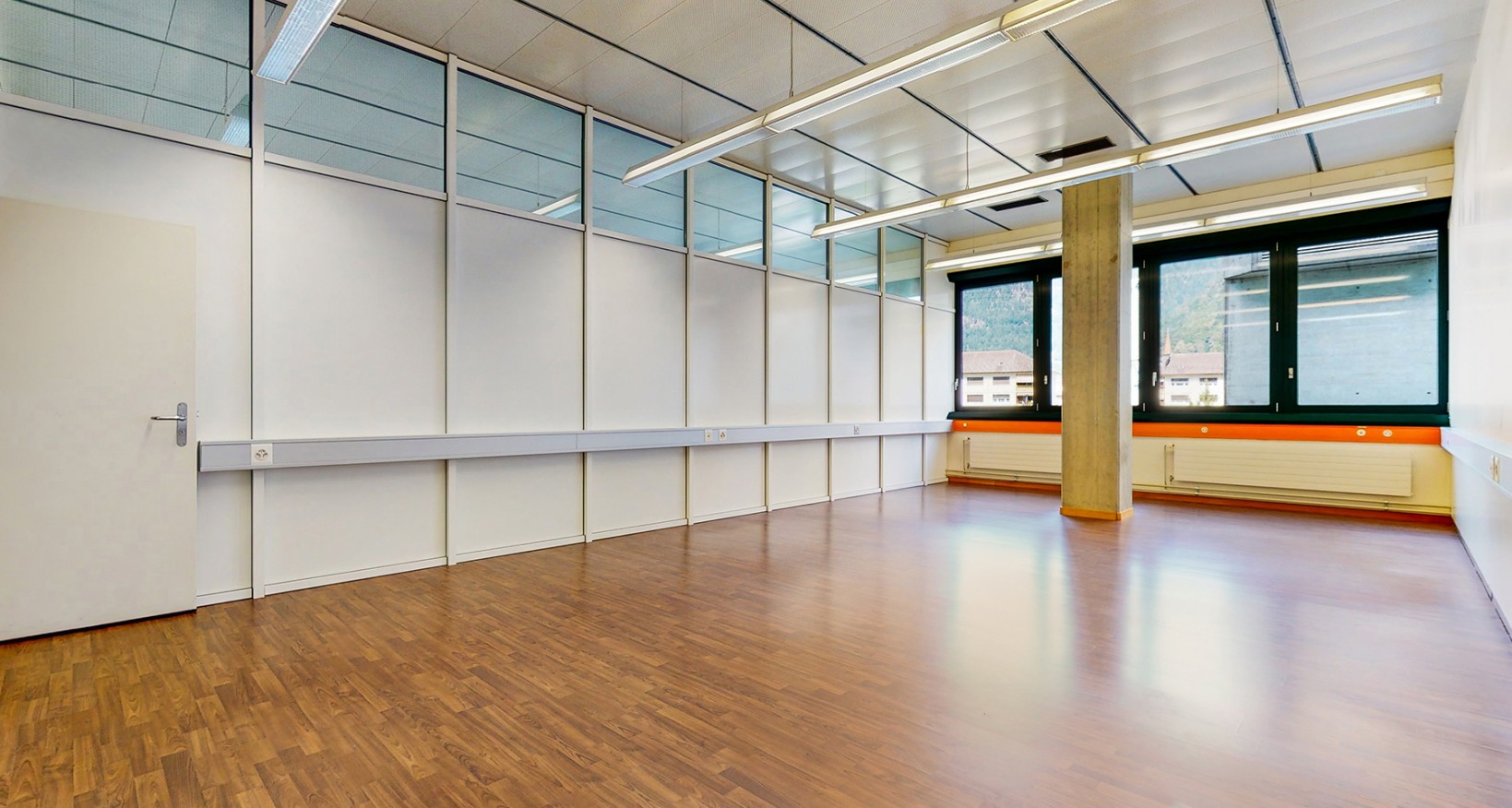 Wir vermieten per sofort oder nach Vereinbarung in einem gepflegten Geschäftshaus attraktive Büroflächen an bester Lage in Interlaken.