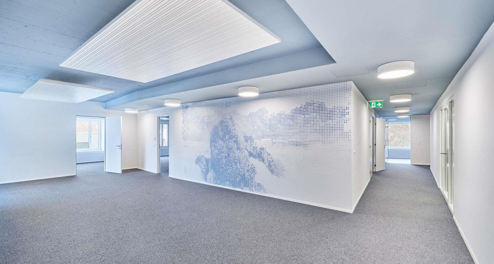 Wenige Gehminuten vom Schaffhauser Bahnhof entfernt, vermieten wir diese voll ausgebaute und lichtdurchflutete Bürofläche. Hier befinden Sie nicht nur am Bahnhof, sondern auch in einem lebhaften Viertel mit vielen anderen Geschäften.