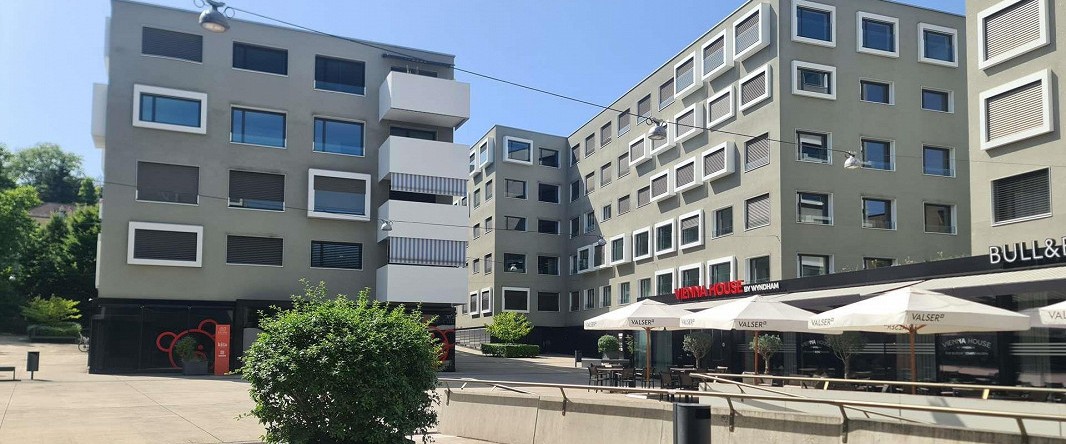 Wir vermieten nach Vereinbarung eine 456 grosse und attraktive Bürofläche im  5. Obergeschoss mit vielen Highlights und an bester Lage direkt am Bahnhof Schaffhausen.