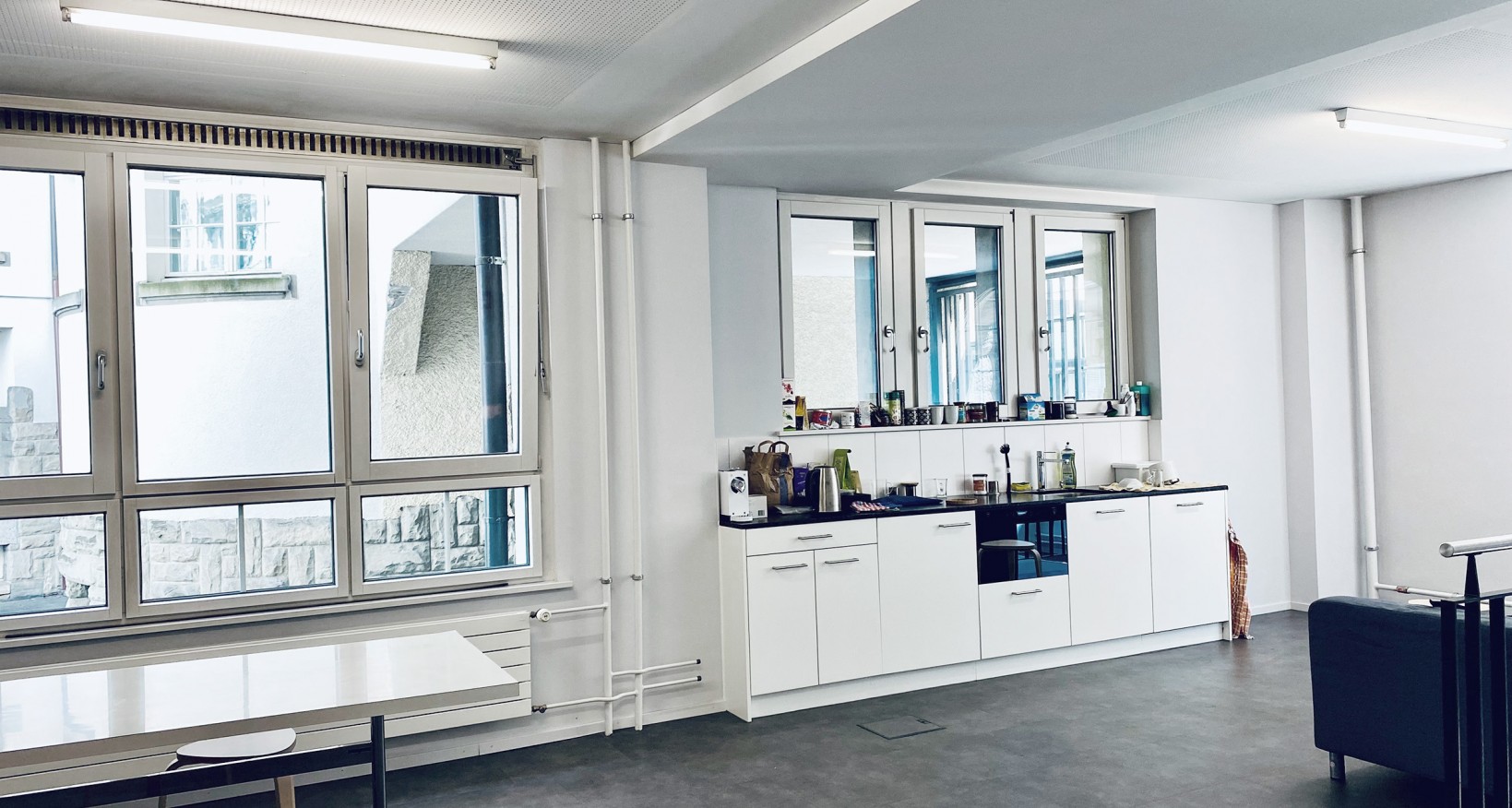 Das ausgebaute Büro mit rund 40 m2 befinden sich im Hochparterre der attraktiven Geschäftsliegenschaft an der Unterstrasse 11 in St. Gallen.